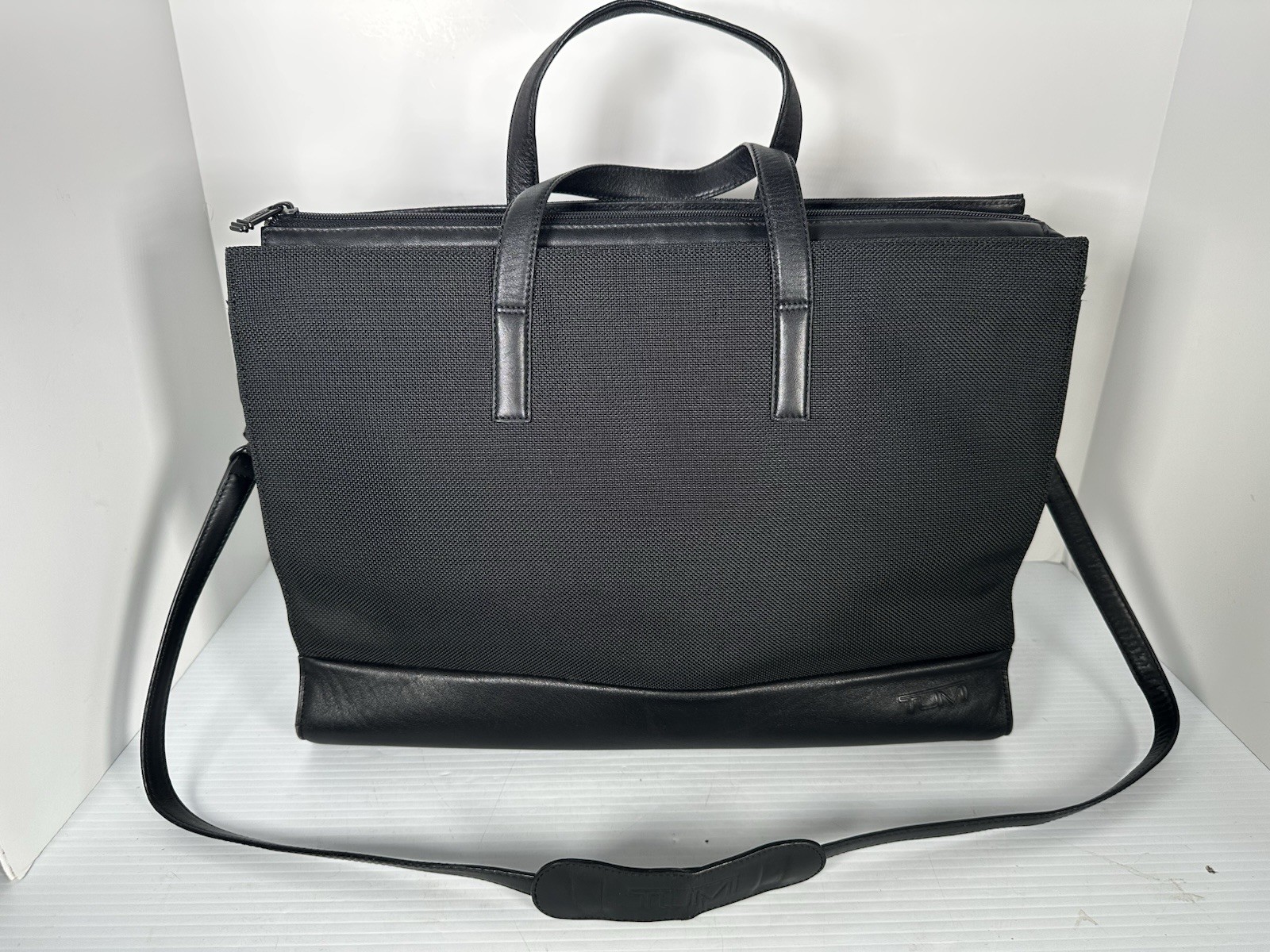 TUMI Ballistic Nylon & LEATHER Briefcase Purse  43009D3 Black Travel CASE BAG