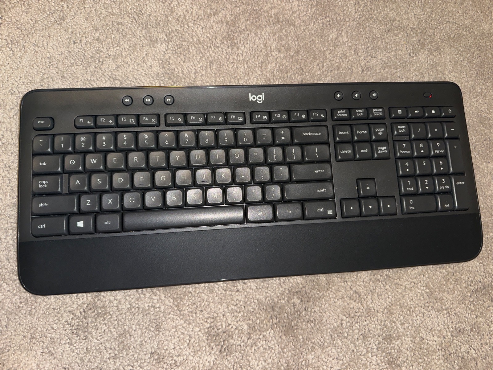 Logitech K 545 wireless Keyboard with unifying receiver