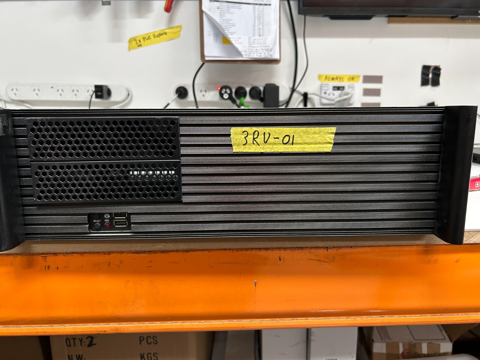GIGABYTE Rack PC(2)