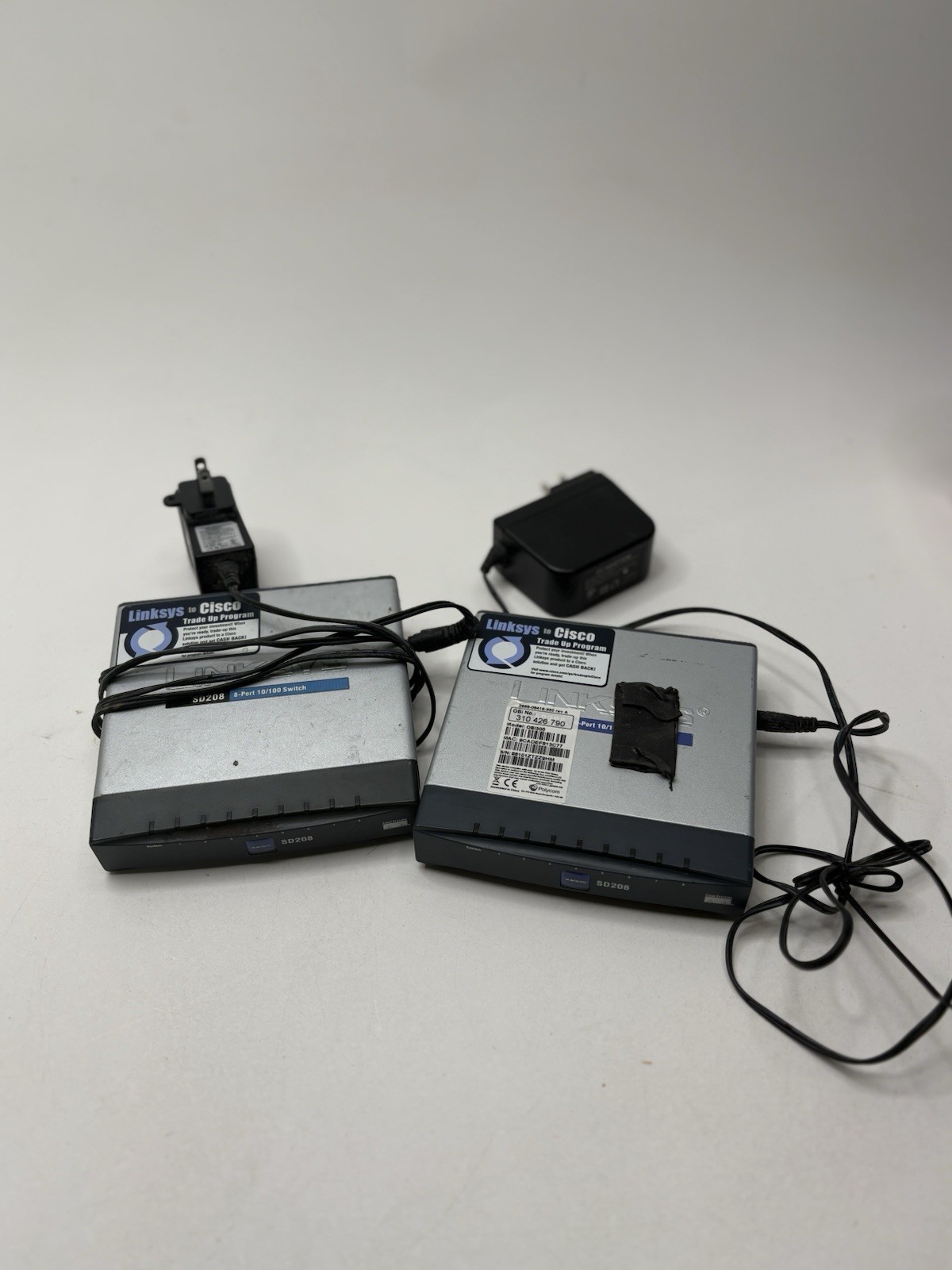Cisco  Small Business Unmanaged (SD208) 8-Ports External Switch