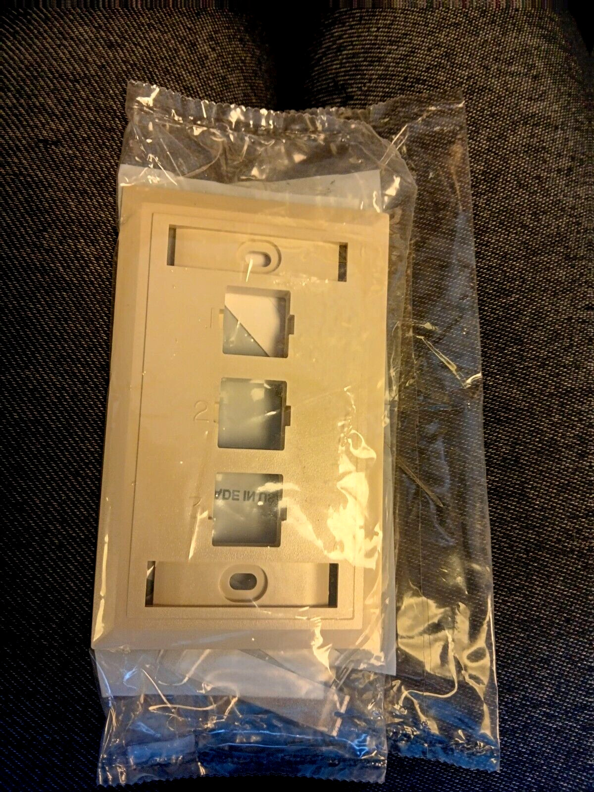 NEW COMMSCOPE 108168519 WALL PLATE