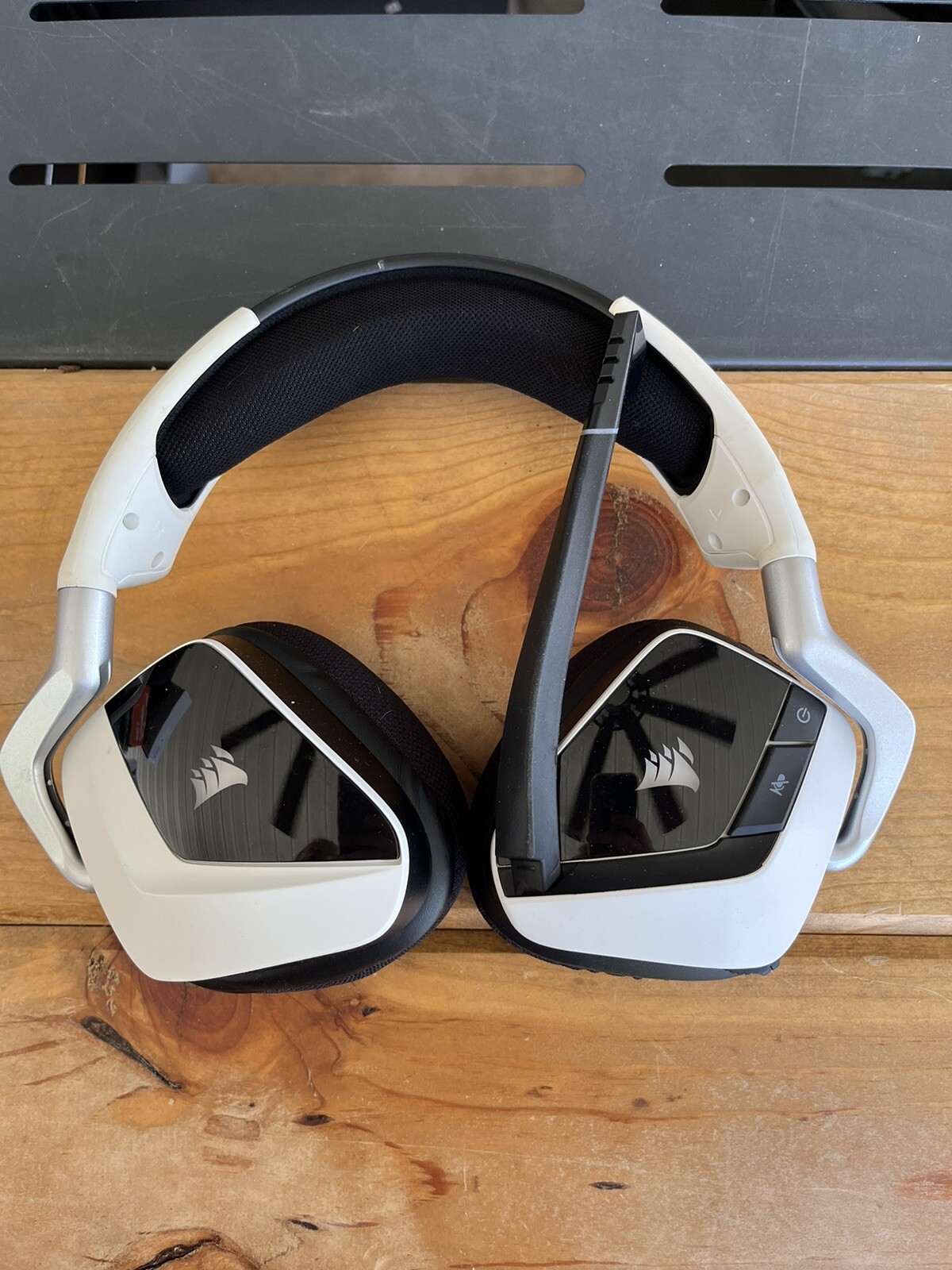 Corsair Void RGB Elite Wireless Premium Gaming Headset  (no usb dongle)