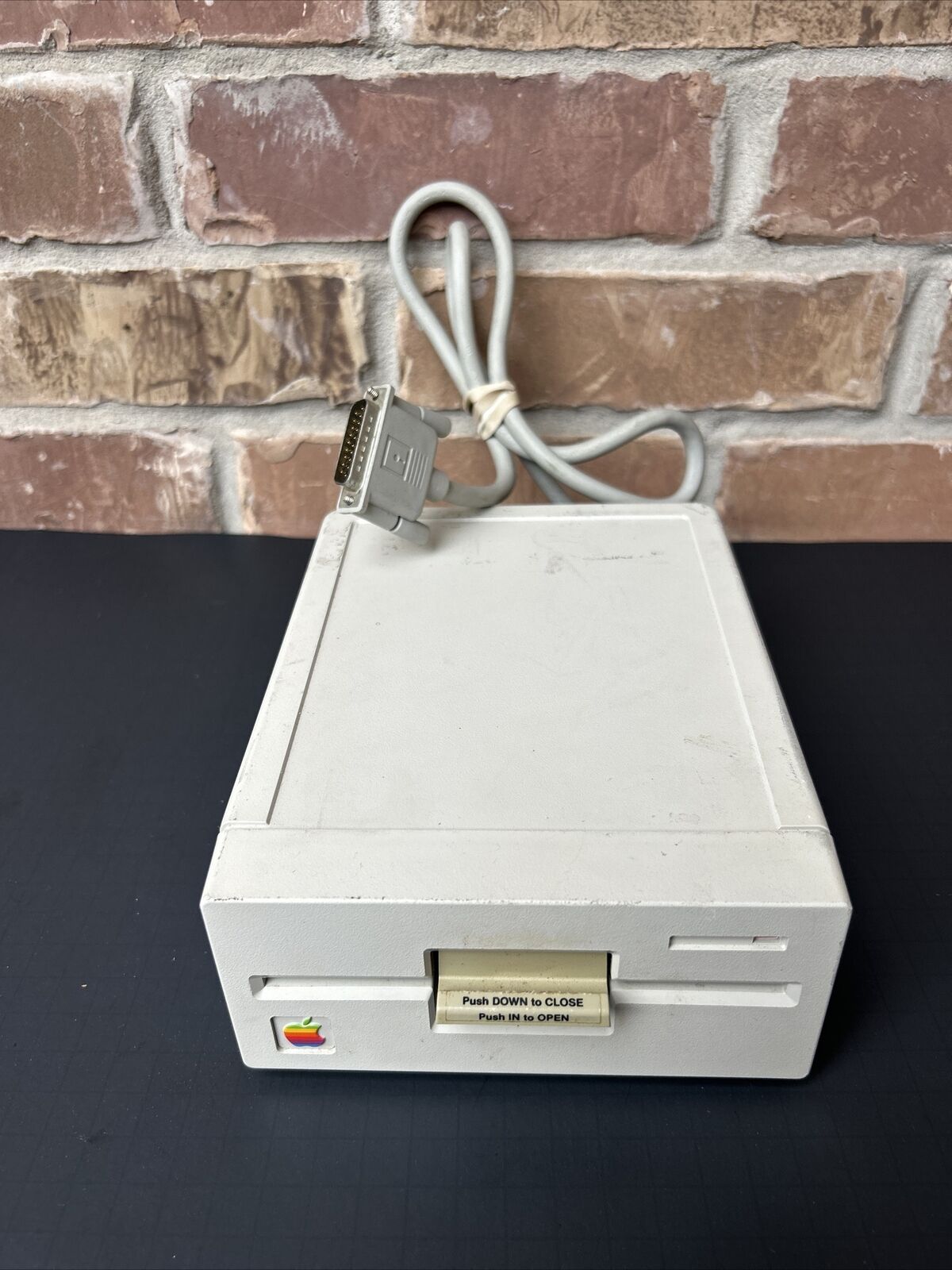 Apple II 5.25 Floppy Disk Drive Model A9M0107 Good Used Condition