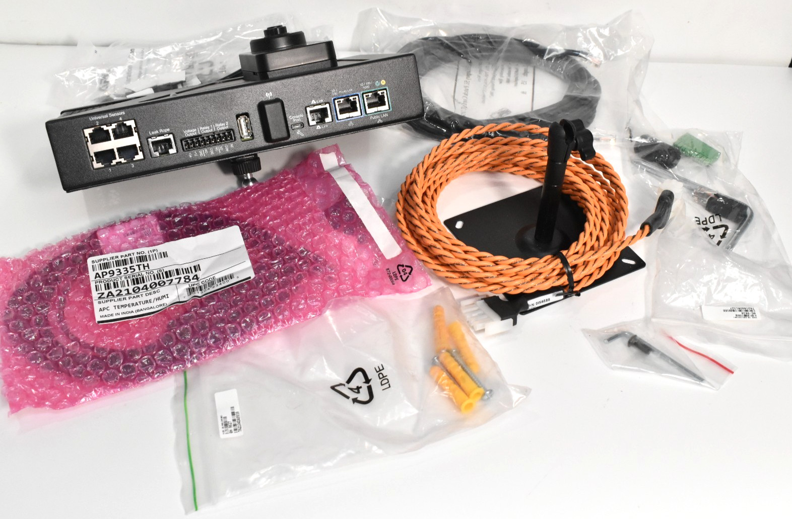 New APC NetBotz Wall Mount Room Monitor NBWL0755 w Leak Rope Sensor NBES0308