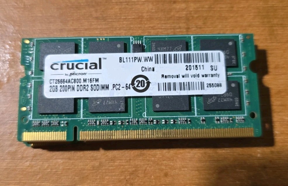 Crucial PC2-6400 2 GB SO-DIMM 800 MHz DDR2 SDRAM Memory (CT25664AC800)