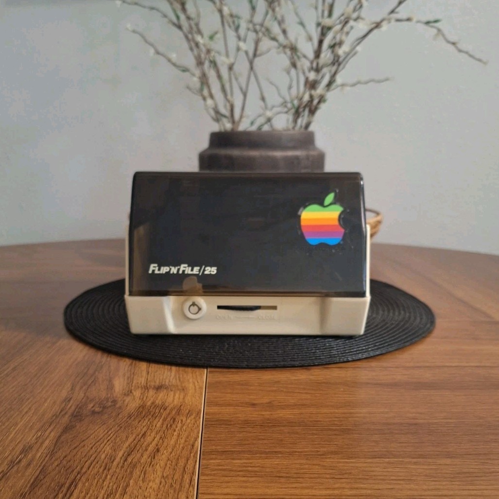 Vintage Apple Computer Flip'n'File/25 5.25 Floppy Disk Storage Case Rainbow Logo