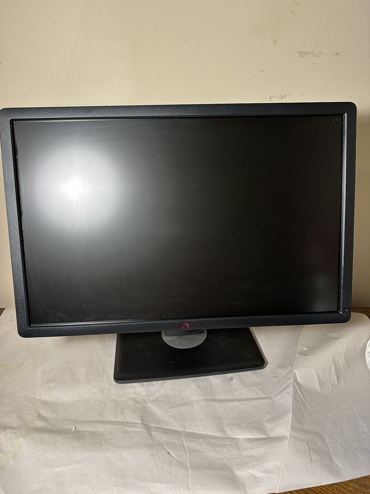 Dell 22" P2213t 680x1050 Monitor with Adjustable Height Stand