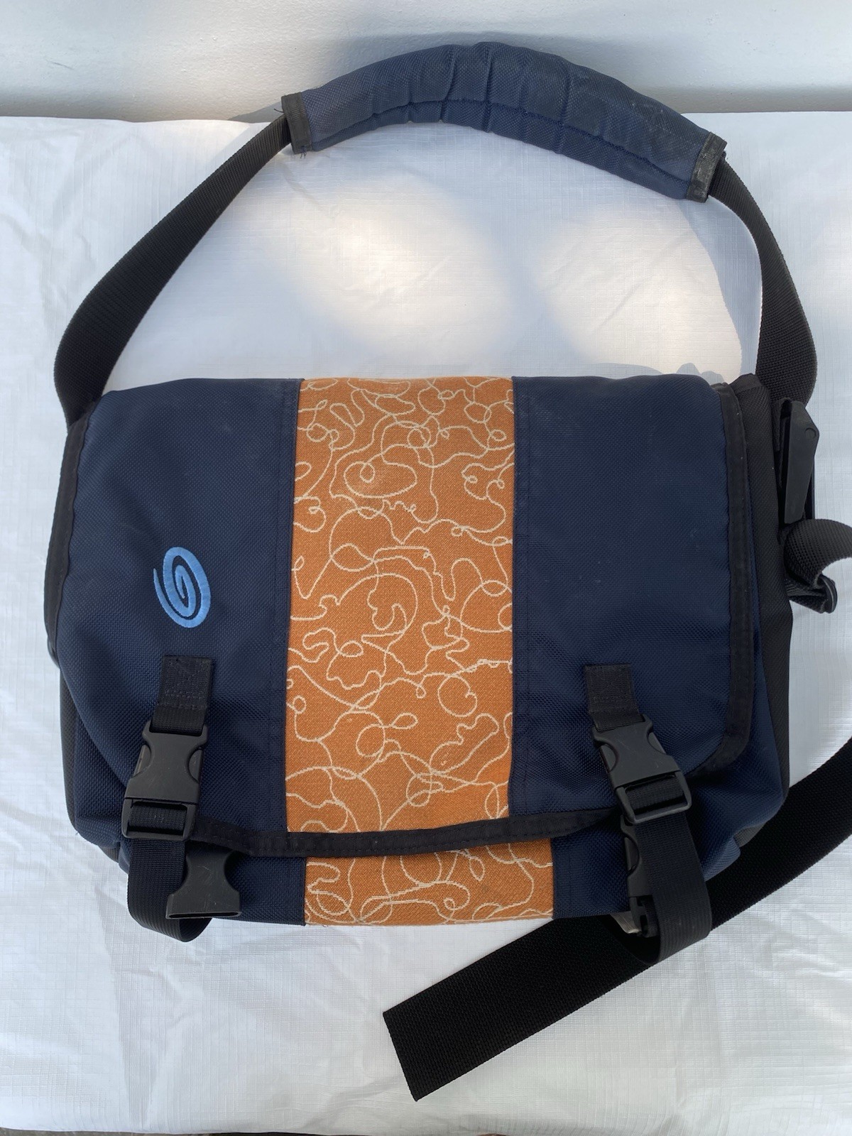 Timbuk2 Padded Nylon 15 in Laptop Messenger Shoulder Bag Blue Orange