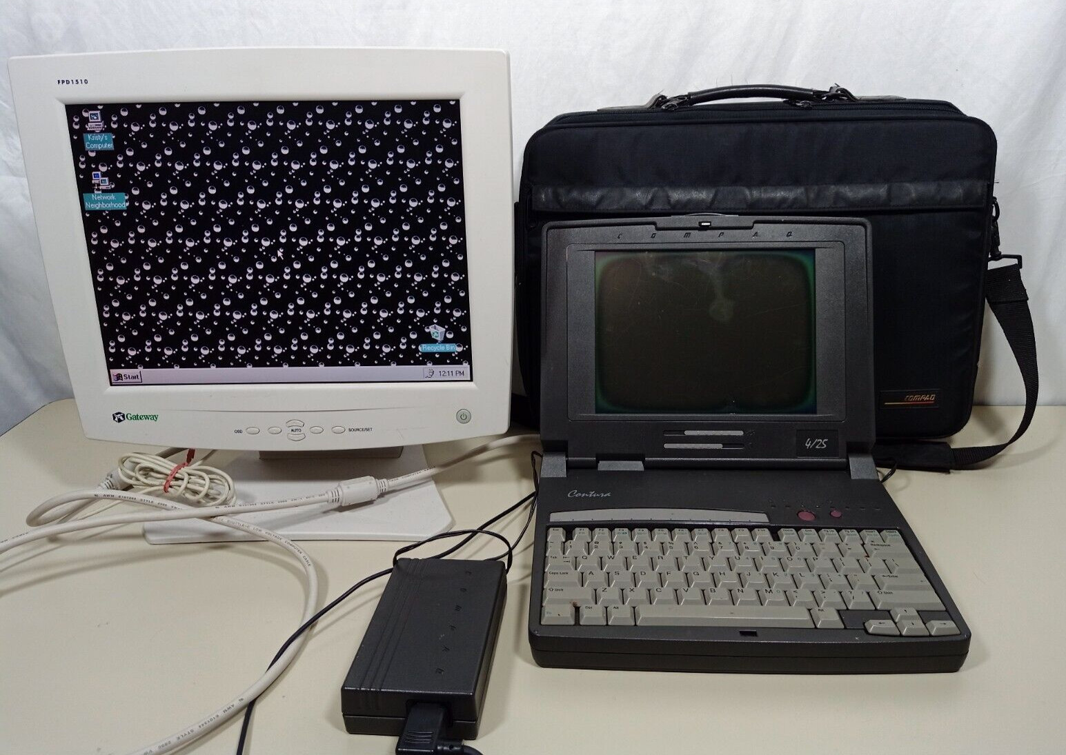 Vintage Compaq Contura 4/25 Laptop Win 95 MS-DOS 200MB HDD 2MB RAM w/Power Case