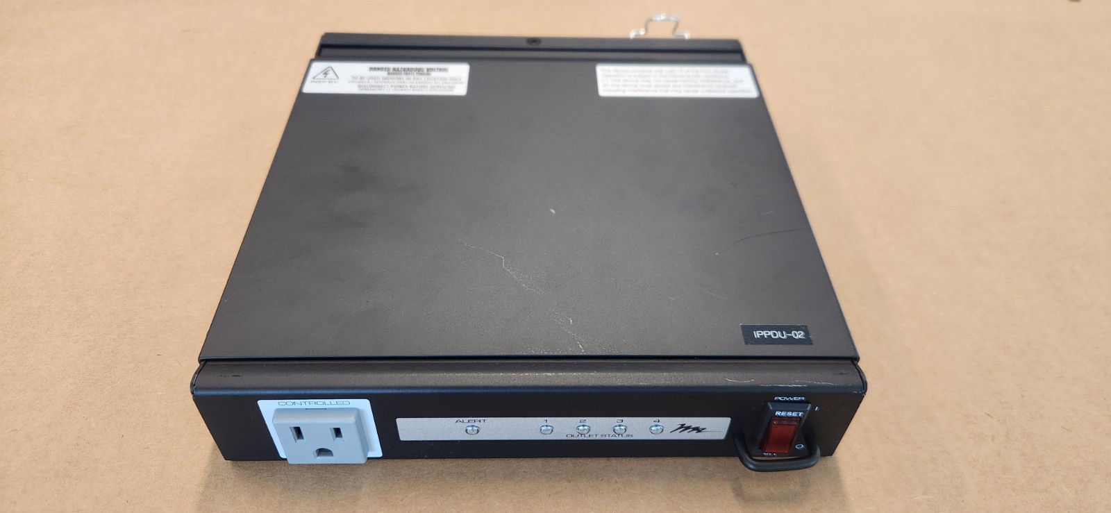 Middle Atlantic RLNK-415R 4-Outlet Power Module - Fair Condition