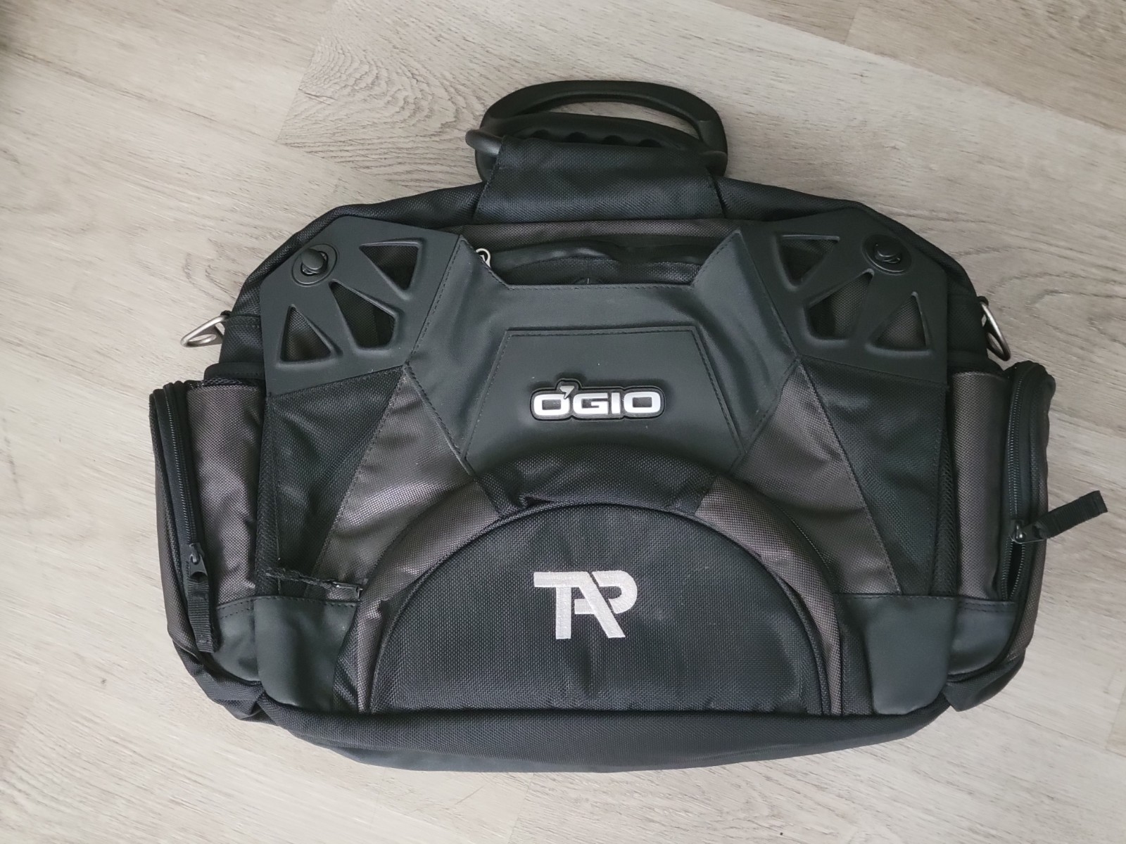 Ogio Travel Manipulator Laptop Bag Black - EXCELLENT - SEE PICTURES FOR DETAILS 