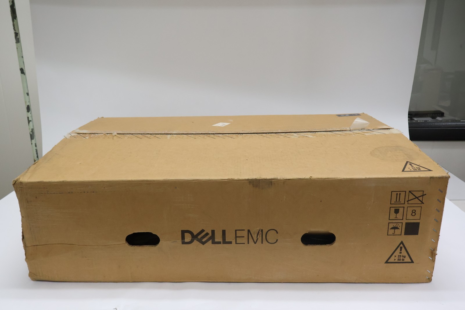 Dell PowerEdge R6415 1U Server AMD 7261 16GB 2x480GB SAS H740P 10GbE Open BOX