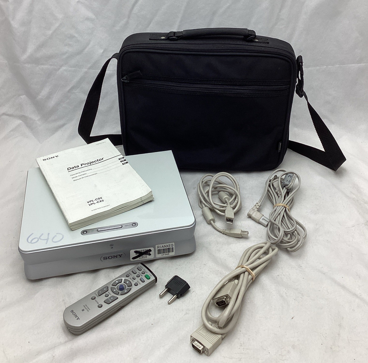 Sony Data Projector w/Remote Control, Cable, and carry case VPL-CS5 Ser. 49358