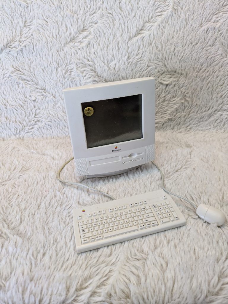 Vintage Apple Macintosh Performa Monitor Keyboard Mouse Set White Computer
