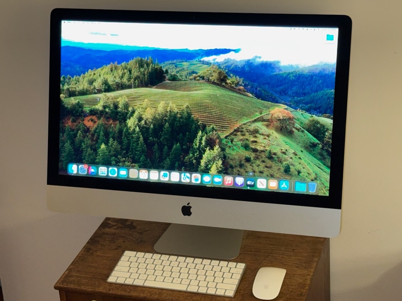 Apple iMac 21" Retina i7 4K Desktop + 16 GB RAM + OS 2022 + Bundle Deal + MORE