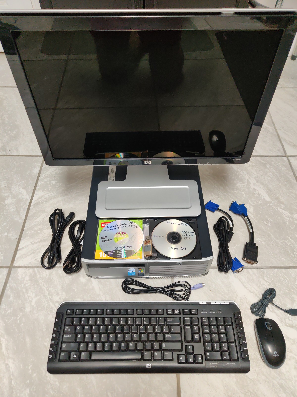 VINTAGE RETRO — HP Compaq dc7700 SFF Desktop 3.0GHz/4GB/80GB/WindowsXP — BUNDLE