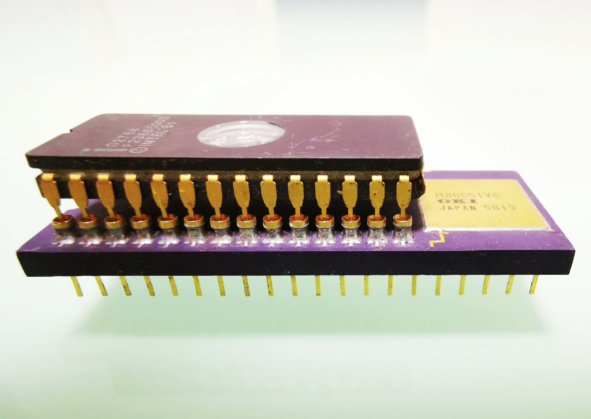 2PCS Antique Gold Plated CPU Collection M80C51+G2764