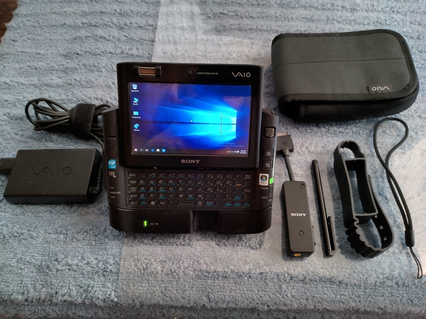 Sony VAIO VGN-UX390N,  Mini PC with accessories, Excellent