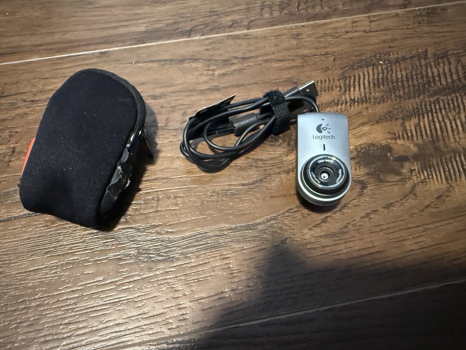 Logitech Quickcam V-UBV49 USB Web Cam Camera with Microphone and Clip Silver
