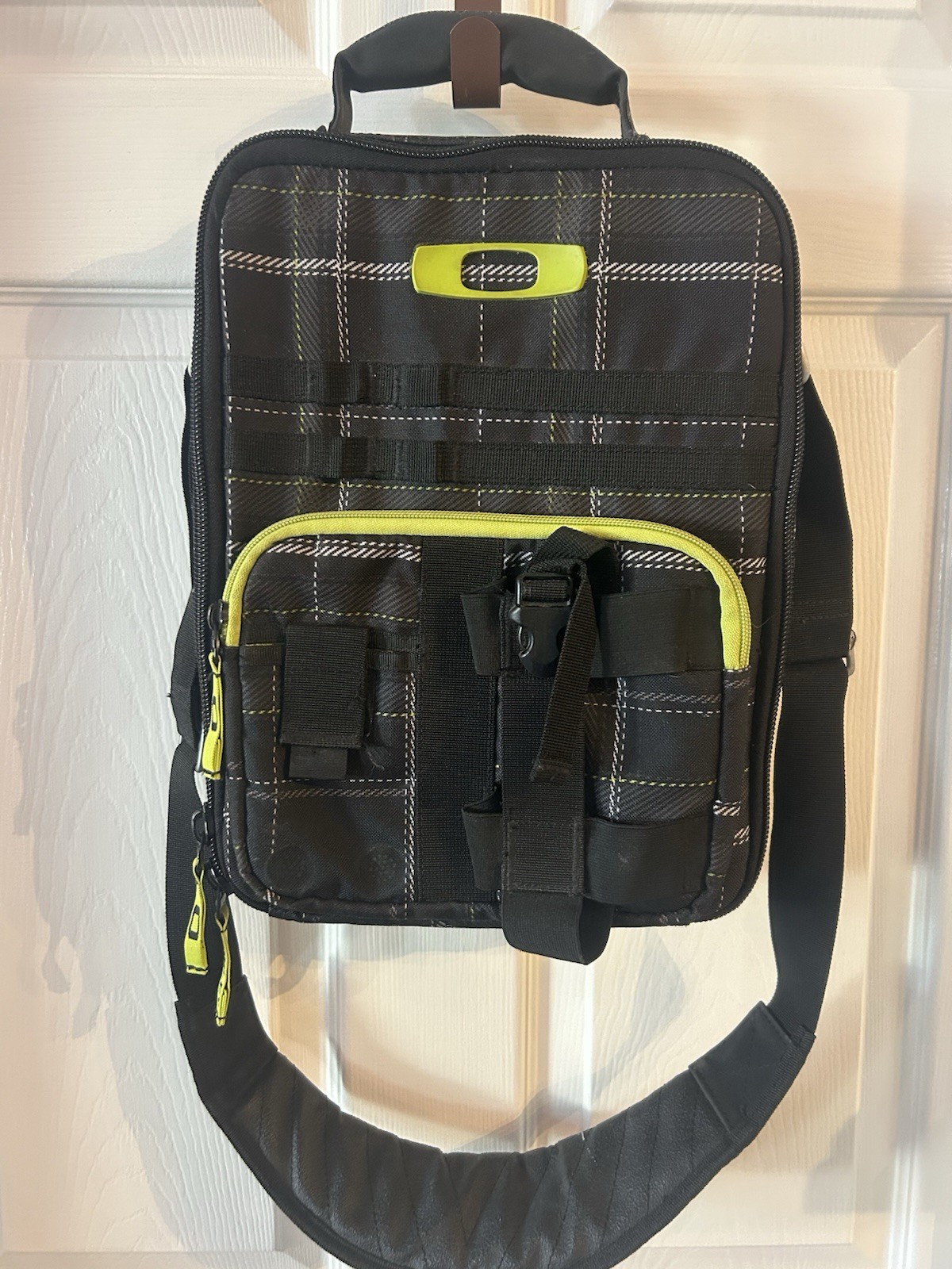 Oakley CHECKPOINT Vertical Computer Laptop Black Padded Messenger Bag
