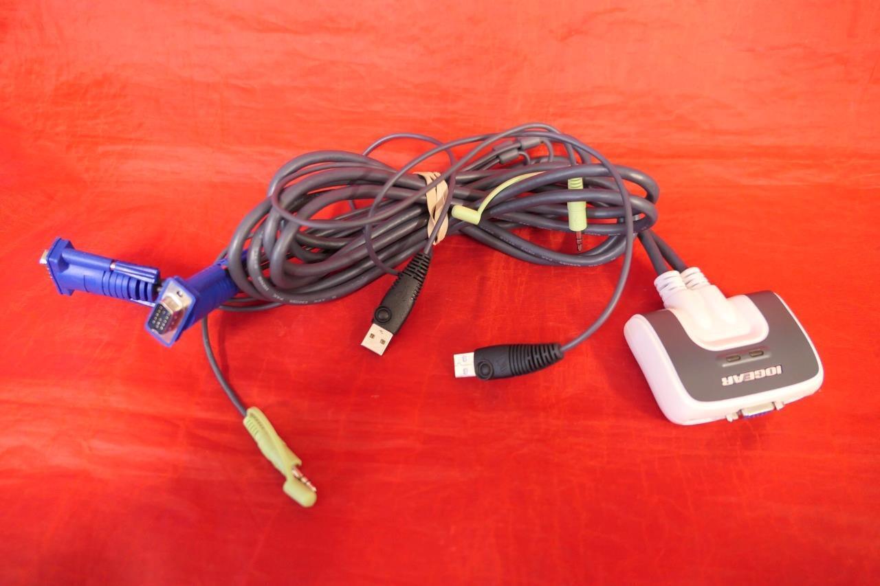 IOGEAR 2-Port VGA USB Compact KVM Switch Box GCS632U