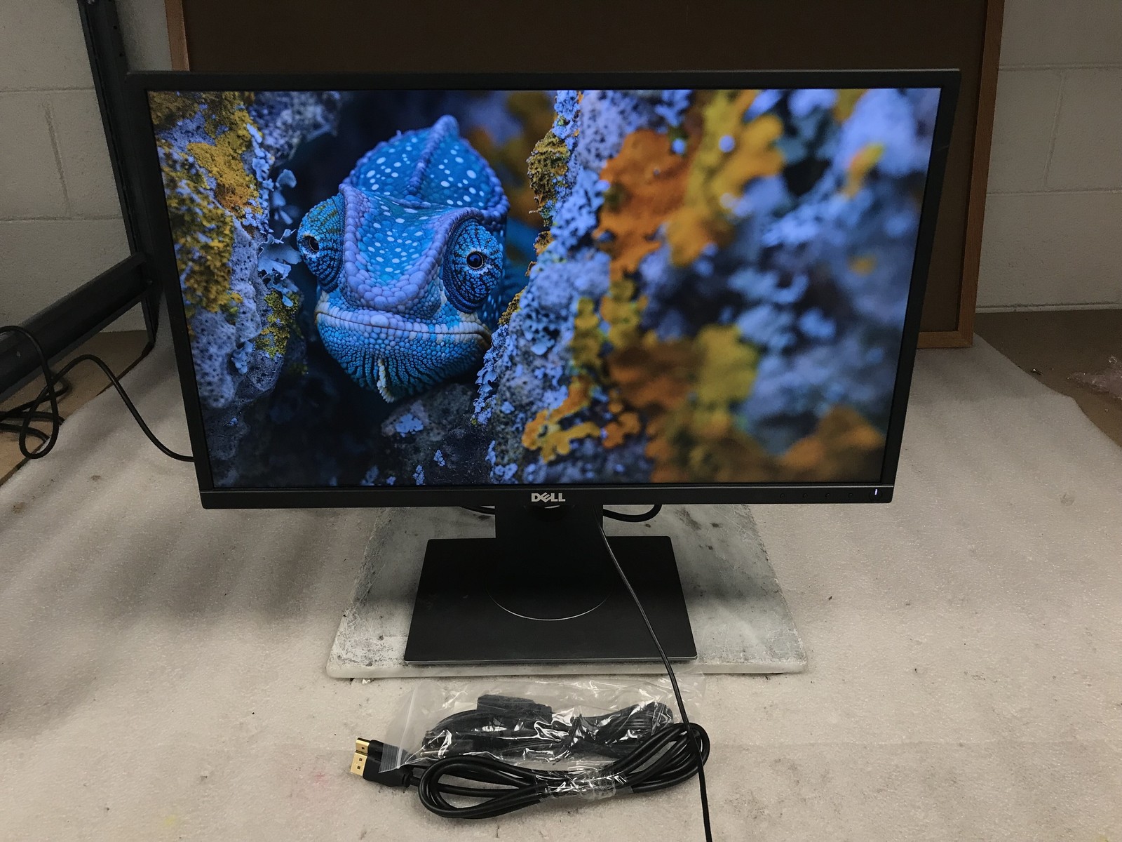 Dell P2417H 24" 1920x1080 60Hz Full HD Computer Monitor - Dell Adj Stand Inc