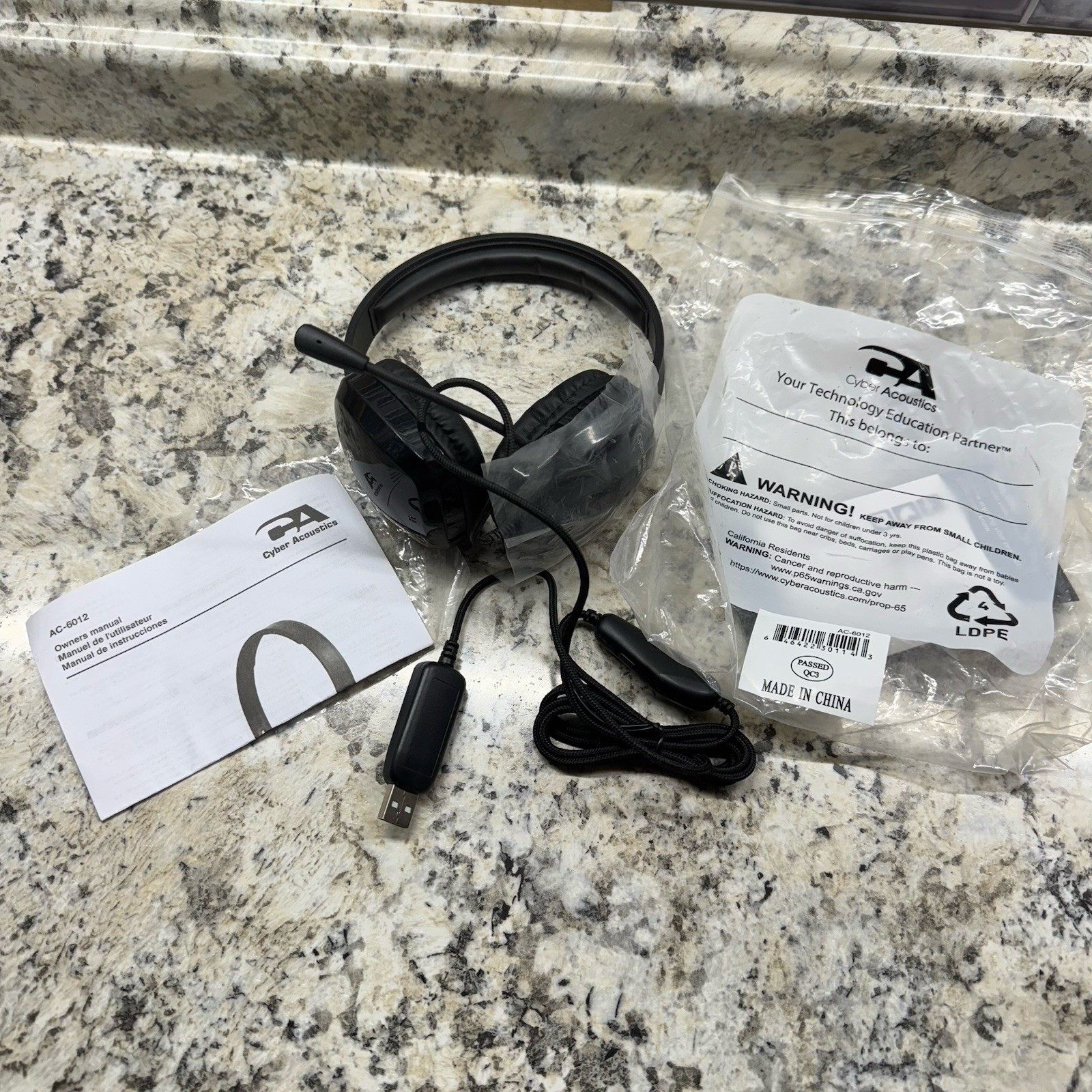 CYBER ACOUSTICS AC-6012 USB Stereo Chat Computer Gaming Headsets w/ Mic