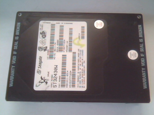 Hard Drive Seagate ST32430W DEC RZ28M-W SCSI 68-pin Disk  Vintage 2.1GB  3.5" 
