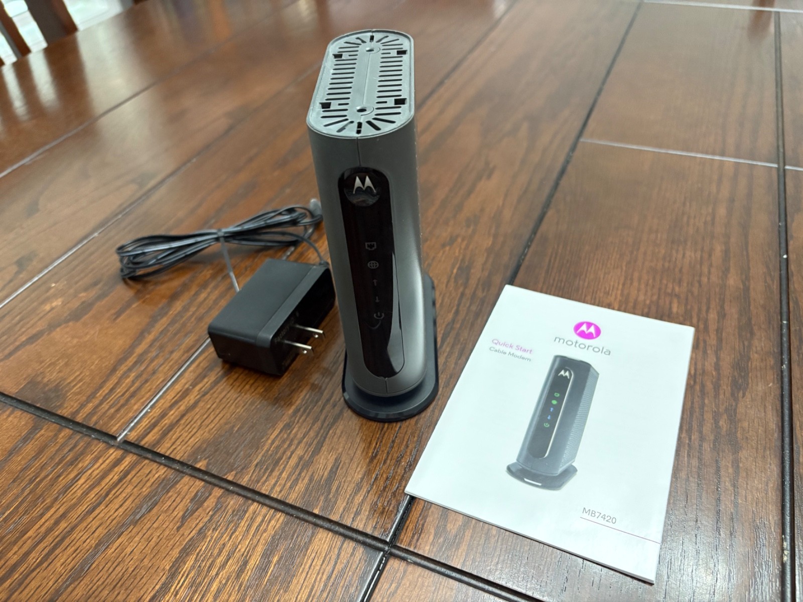 Motorola MB7420 16x4 DOCSIS 3.0 Cable Modem Black w/ Power Adapter & Manual
