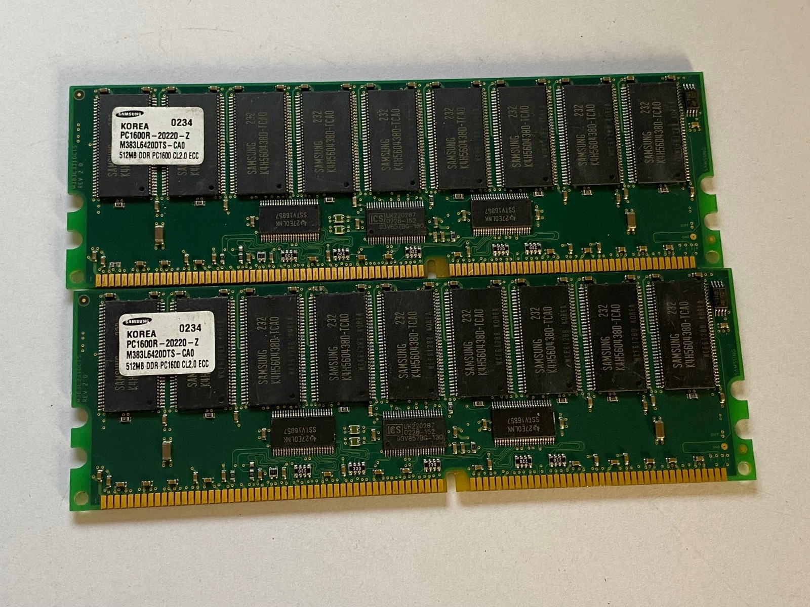 Server Kit 2 x Micron 512MB DDR M383L6420DTS-CA0