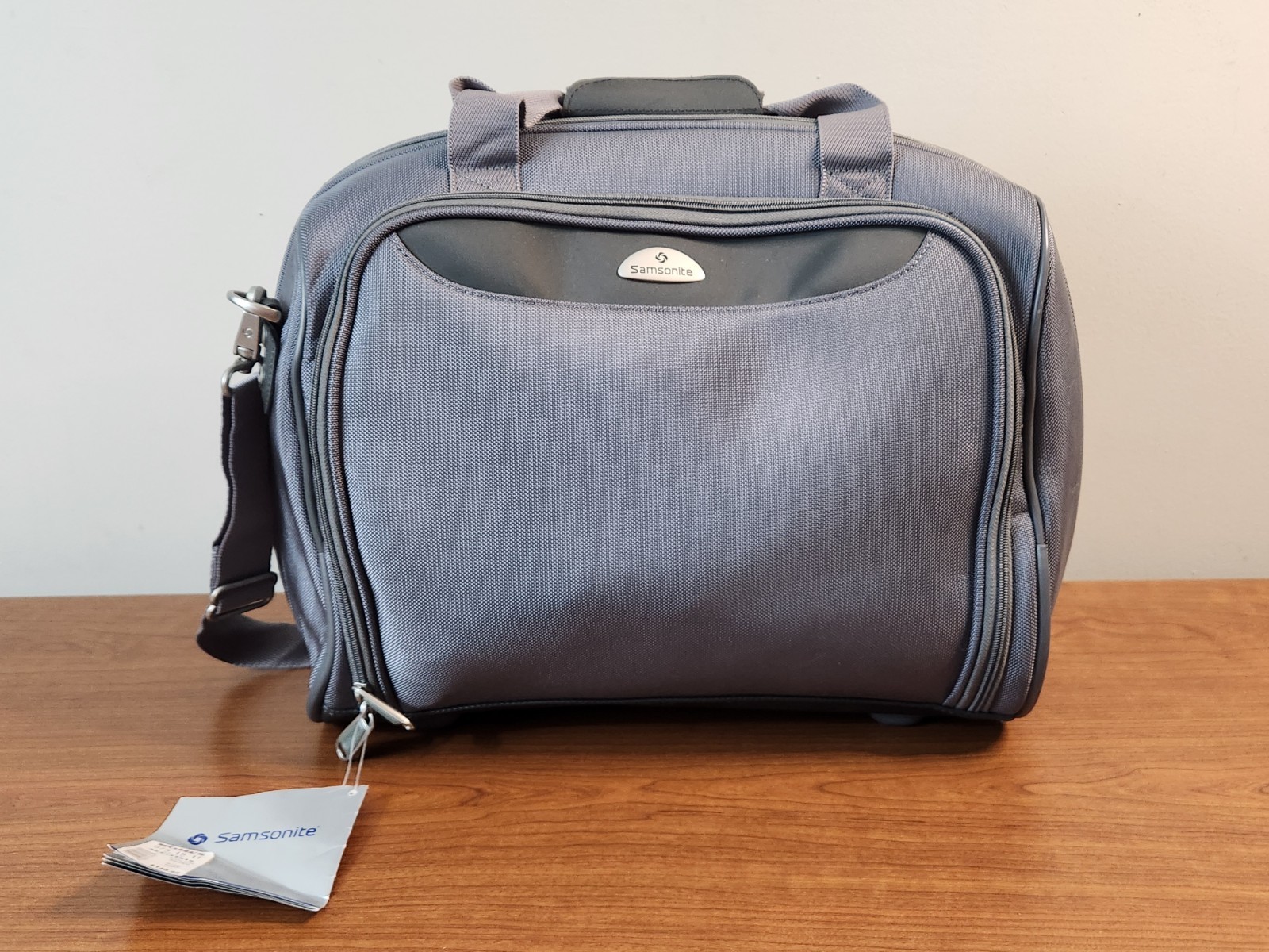 Kohl's Samsonite High End Collection 17 X 15 Gray Nylon Computer Travel Bag NWT