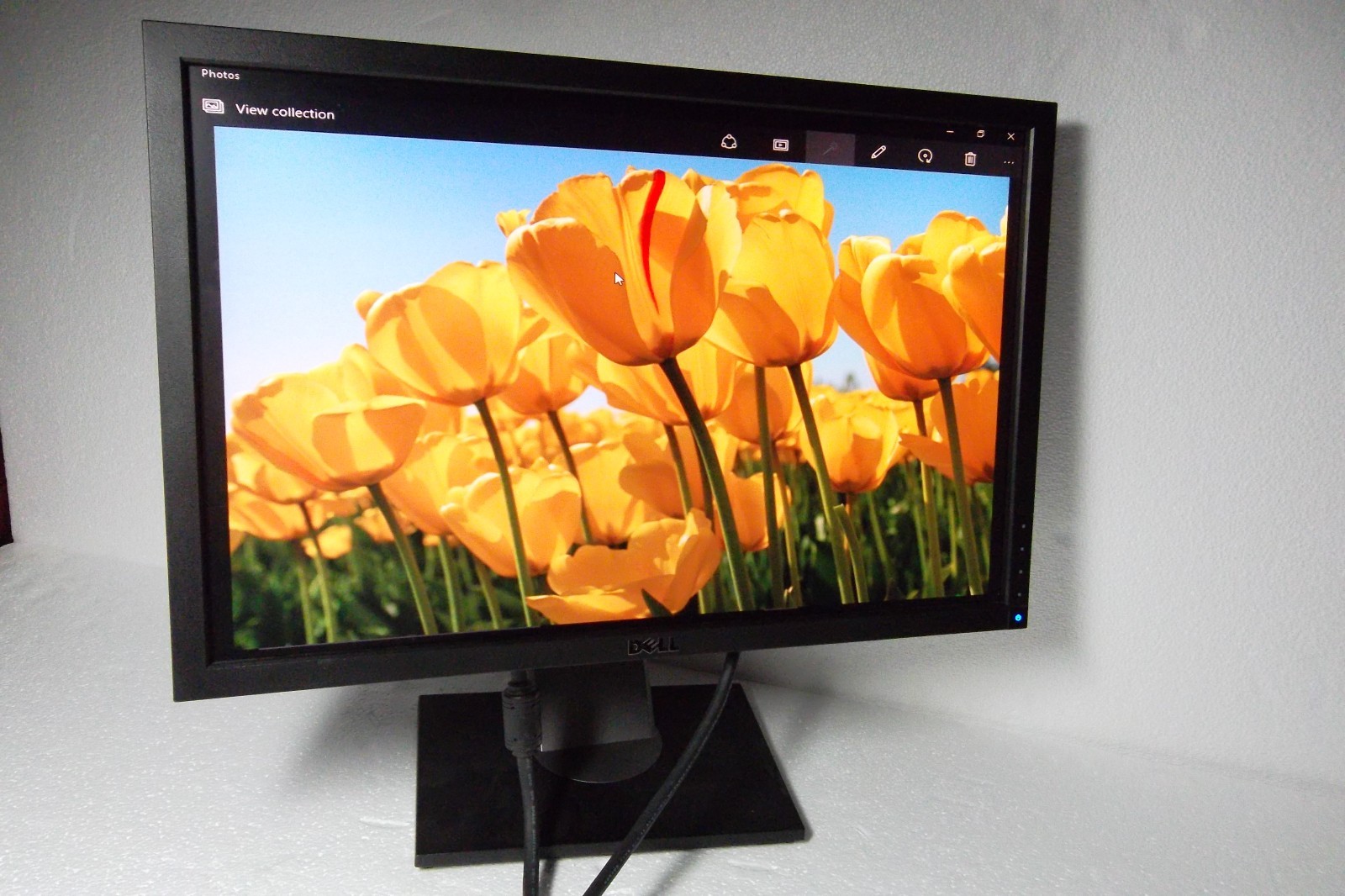 Dell Professional P2210f P2210Ht 22" LCD Monitor w/4-Port USB Hub VGA DVI  U828K
