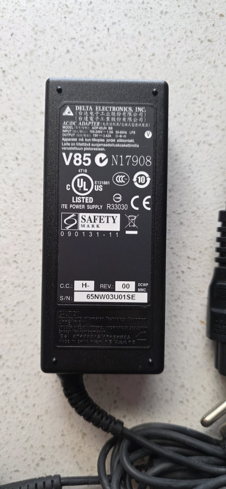 Delta Electronics AC DC Adapter Model ADP-65JH DB Laptop Charger 19 Volt 65 Watt