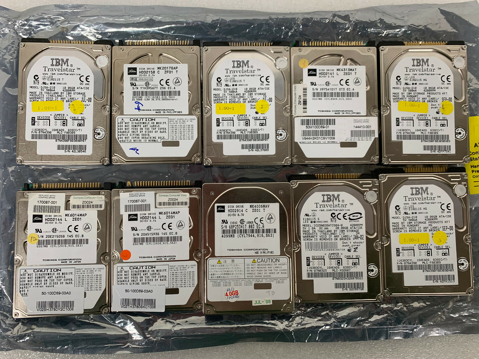 Lot of 10 Laptop IDE Hard Drives for part or repair  IBM and Toshiba brands