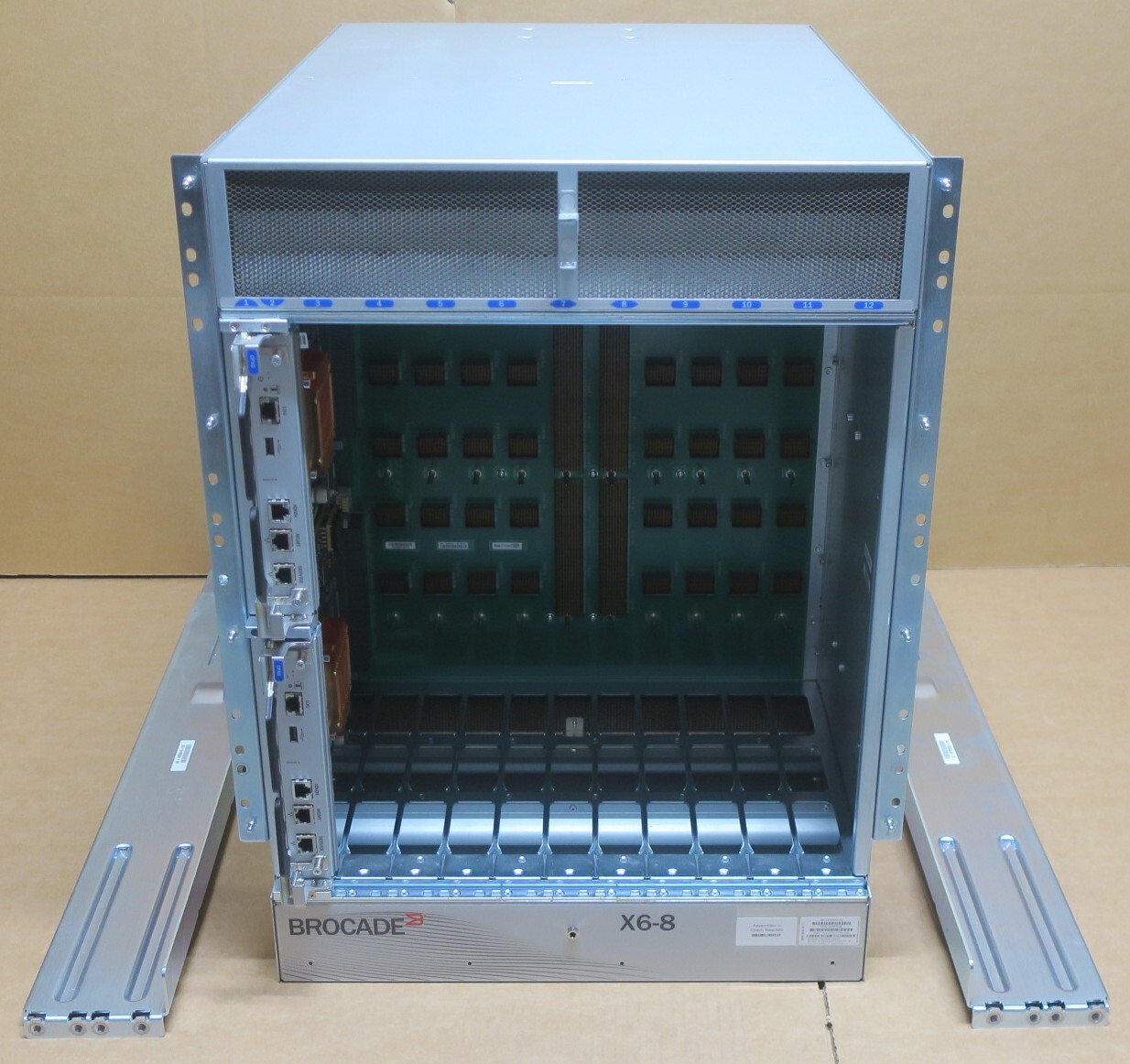 Brocade X6-8 8-Slot Gen6 Director 14U Rack Switch Blade Chassis + 2x CPX6 Module