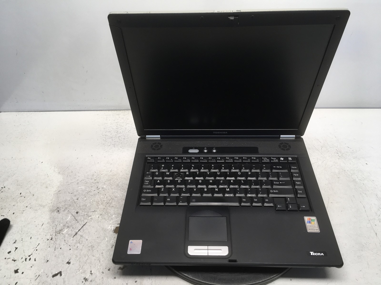 Toshiba Tecra A3-S611 Intel Pentium M 730 1.6GHz 765 MB NO HDD No Batt READ