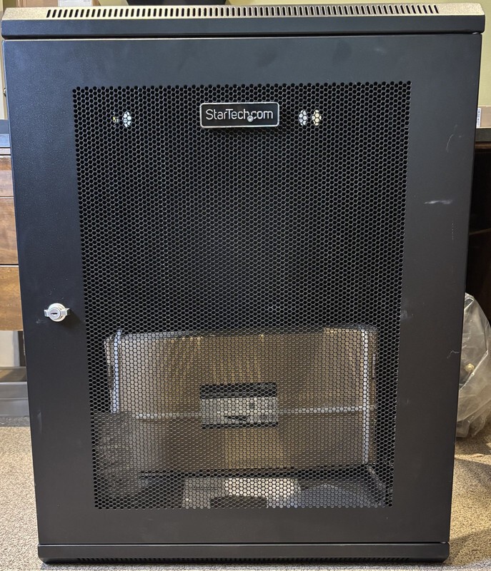STARTECH RK1520WALHM SWITCH DEPTH RACK 15U 19 INCH WALL MOUNT NETWORK CABINET