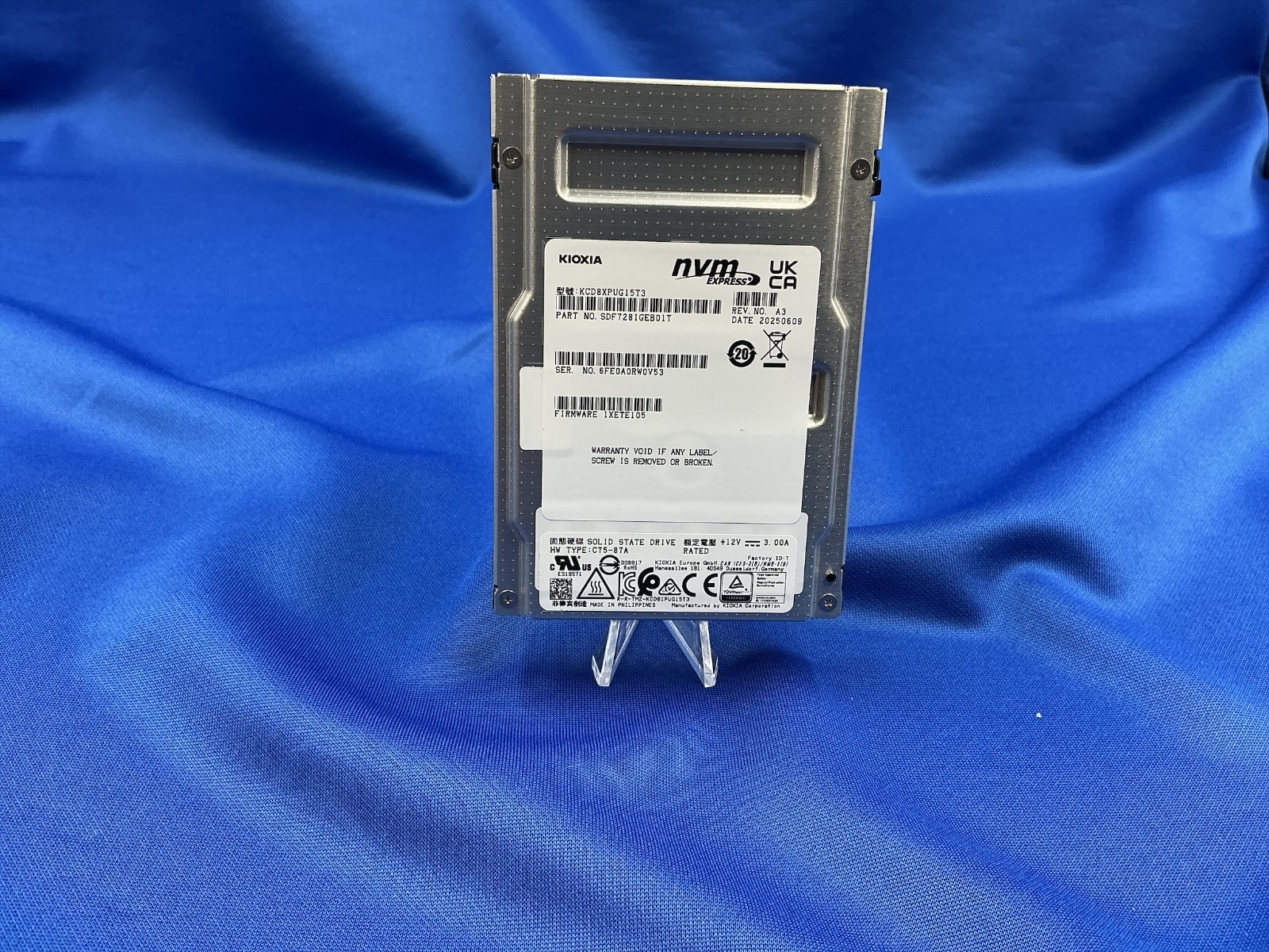 KCD8XPUG15T3  KIOXIA CD8P-R Series 15.36TB PCIe5.0 x4 NVMe 2.5'' Internal SSD