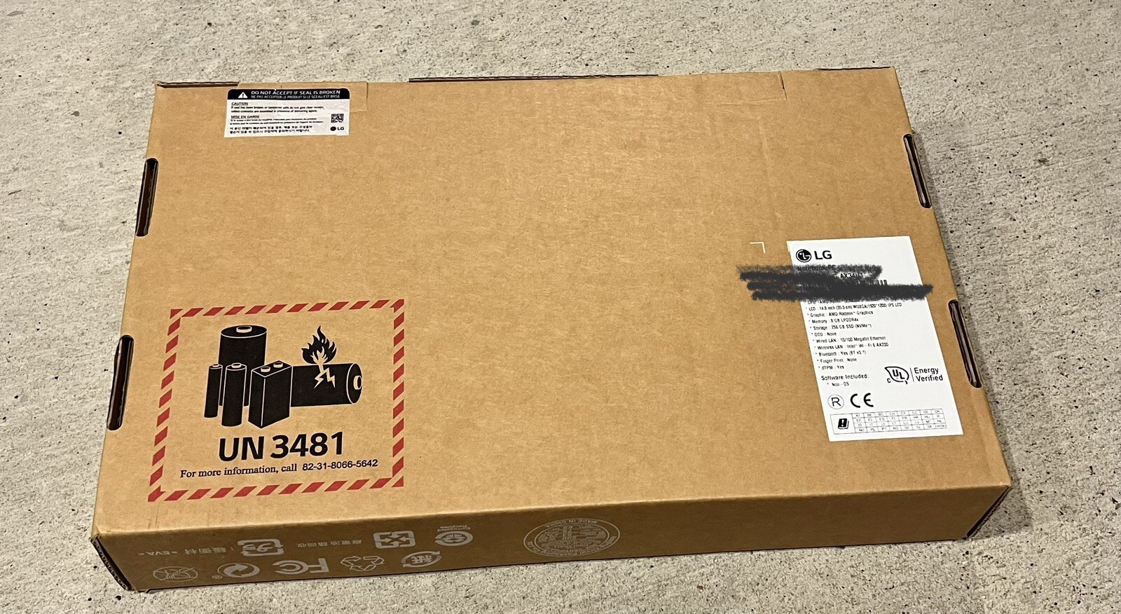 NEW LG Ultra PC 14UT70Q-G.AX34U1 14" Laptop Notebook 8GB RAM 256GB SSD Ryzen 3