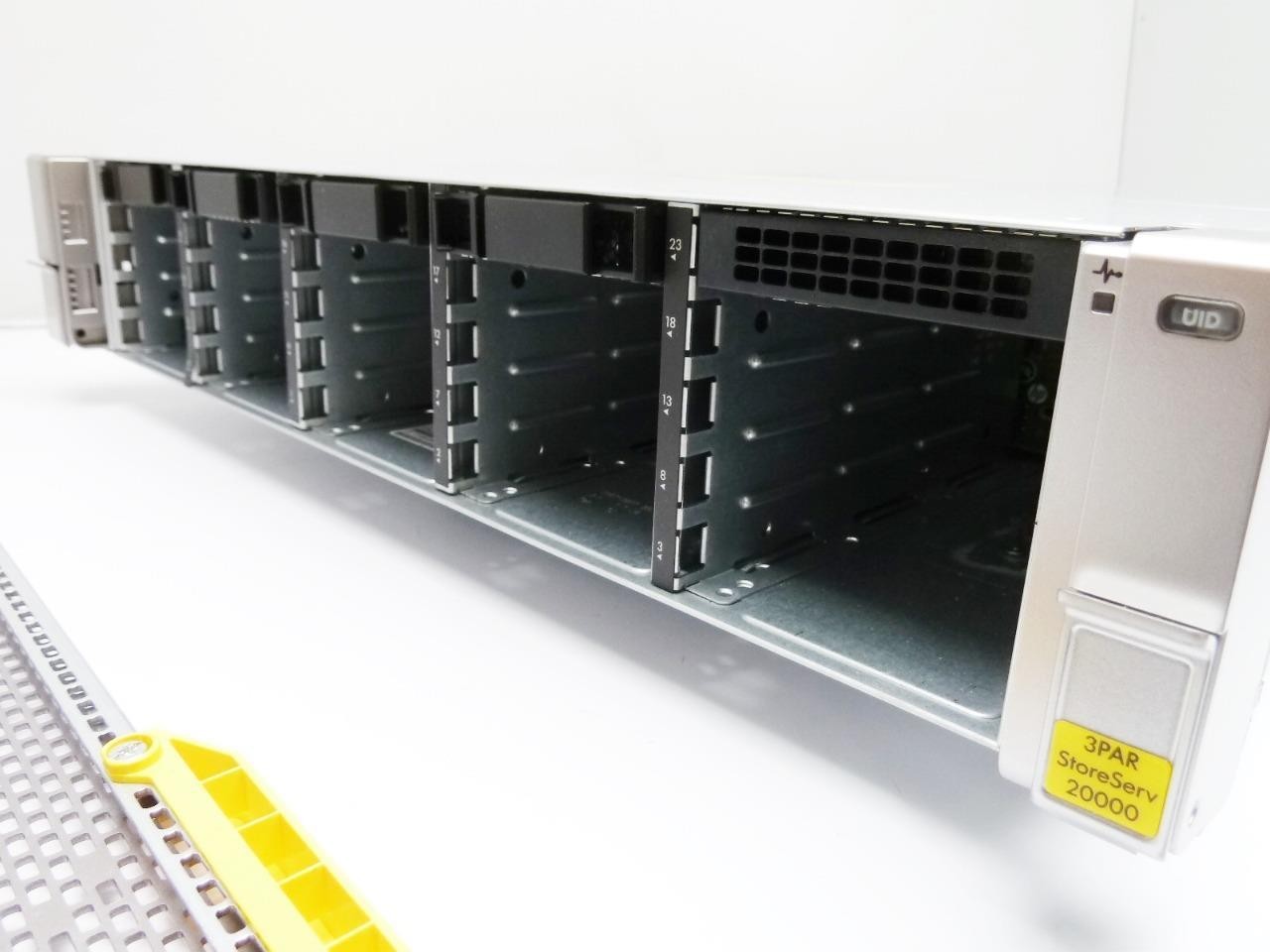 HP 3PAR StoreServ 20000 Disk Array Enclosure 781530-001 / E7Y15 / 781533-001