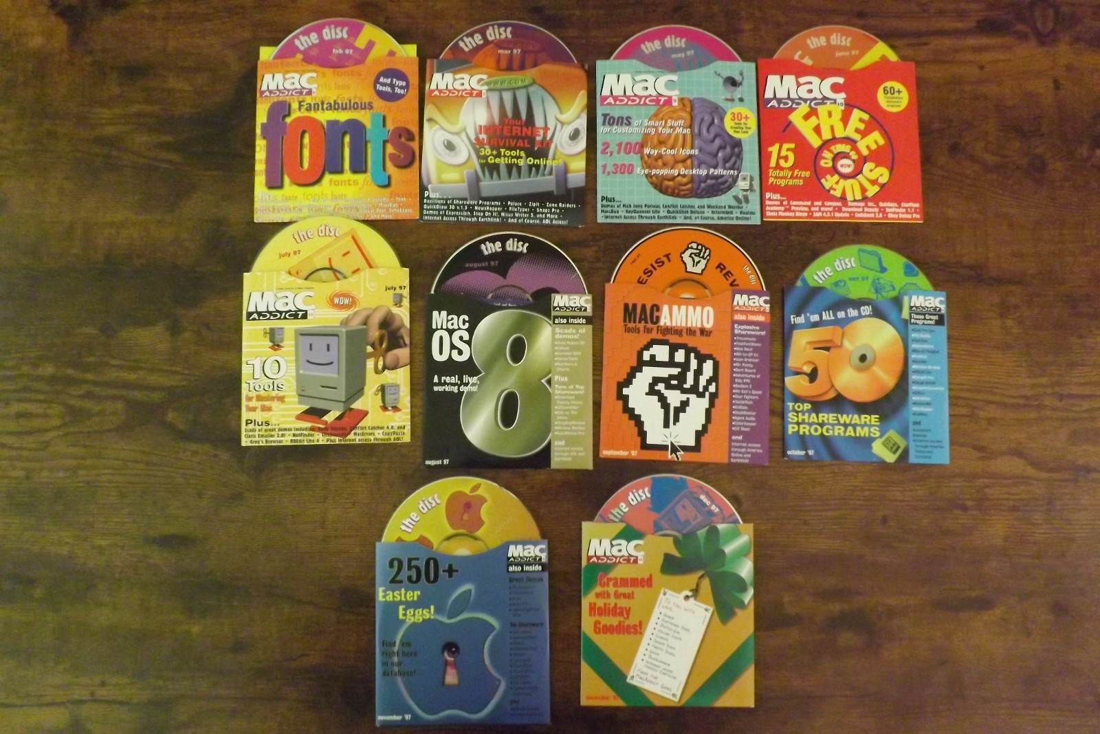 10 Vintage Mac Addict CD-ROM Discs + Sleeves   - Apple Software