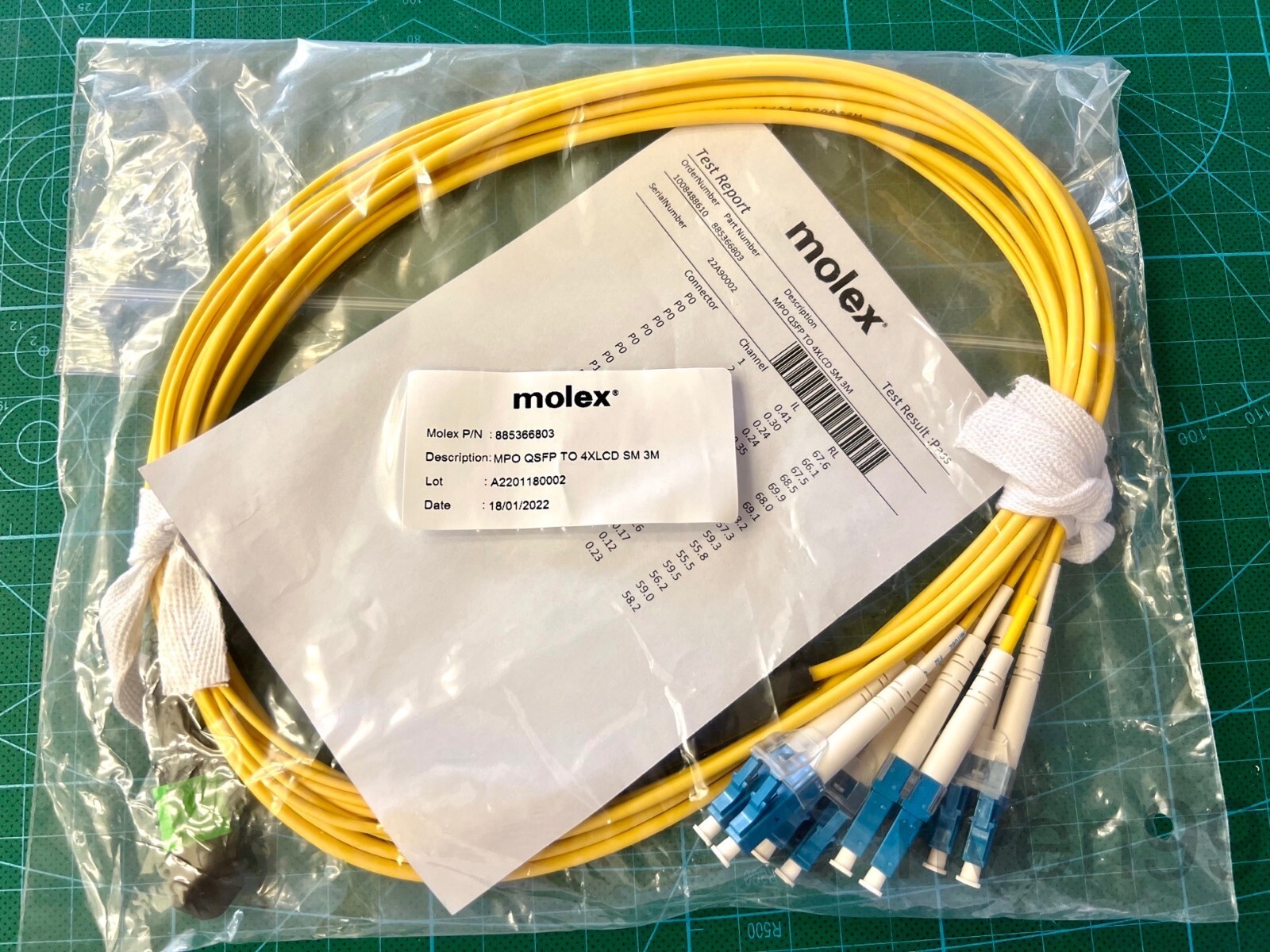 MOLEX QSFP MPO/MTP 8F to 4x LC Fiber Optic Breakout Cable, Singlemode OS2 Yellow