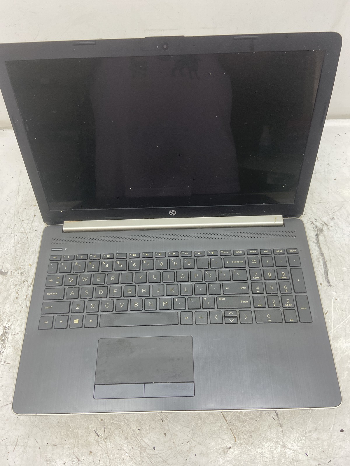 HP 15-db0003ds AMD A9-9425 RADEON R5 3.1 GHz 8 GB NO HDD