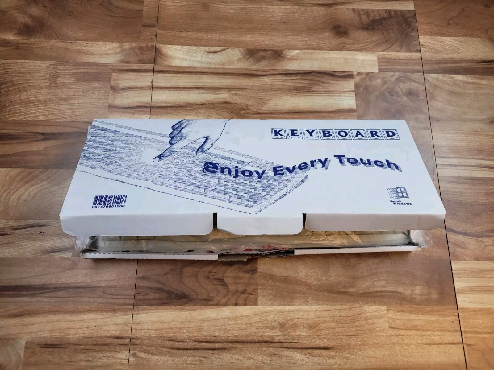 Vintage 2000 Microsoft Quert Keyboard New Open Box