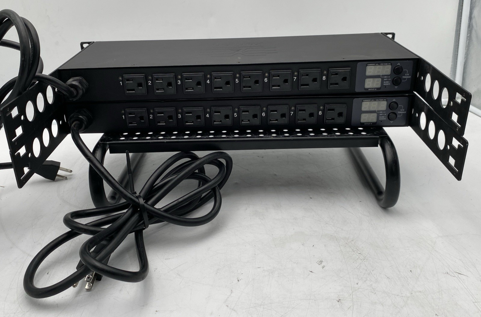 LOT OF 2 Raritan DPCR8-15: 1U 2M 5-15P 5-15R 8W with Rack