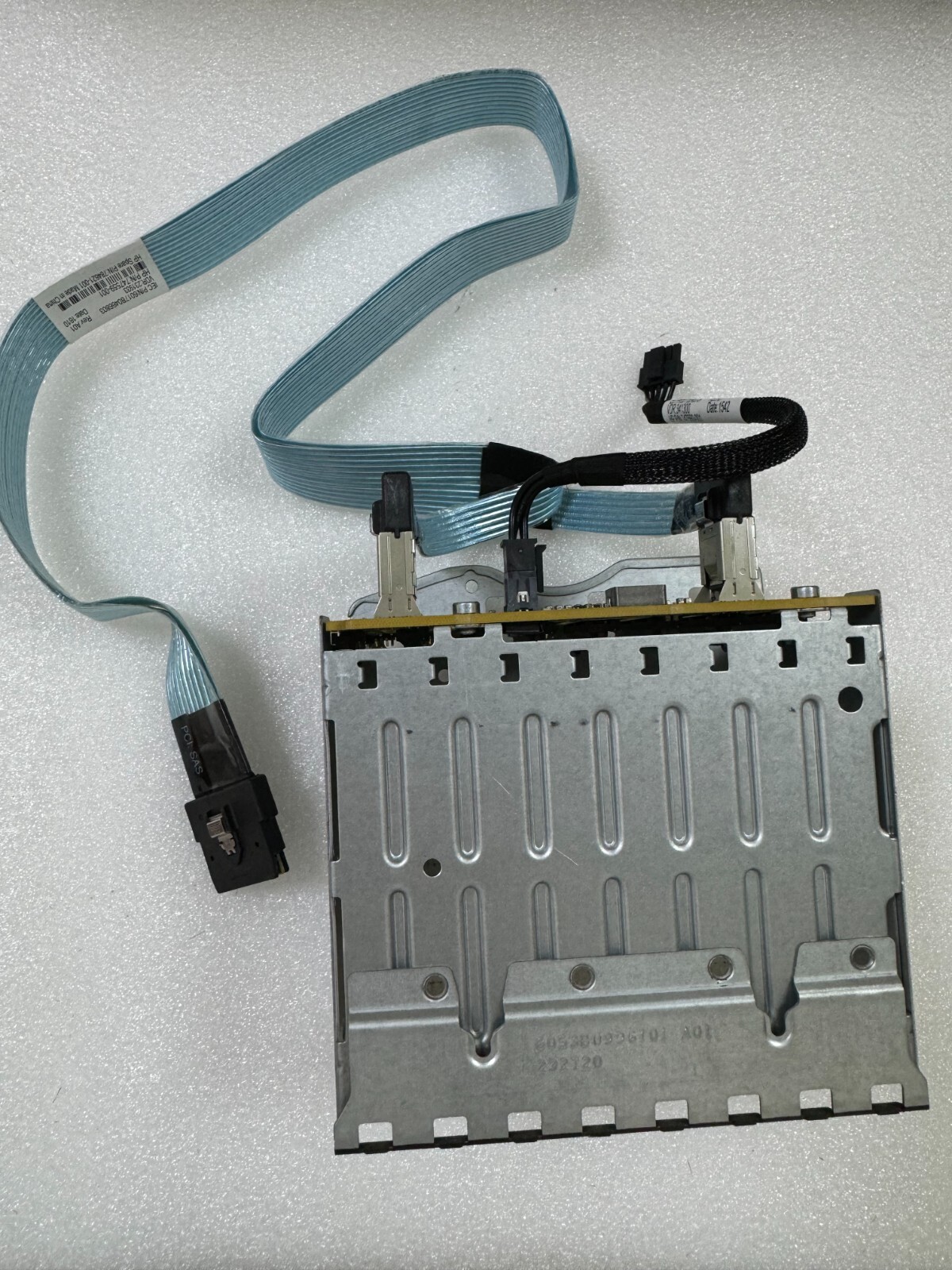 HPE 380G9 Hdd expansion cage with P840 cables 719067-B21 747592-001  777279-001