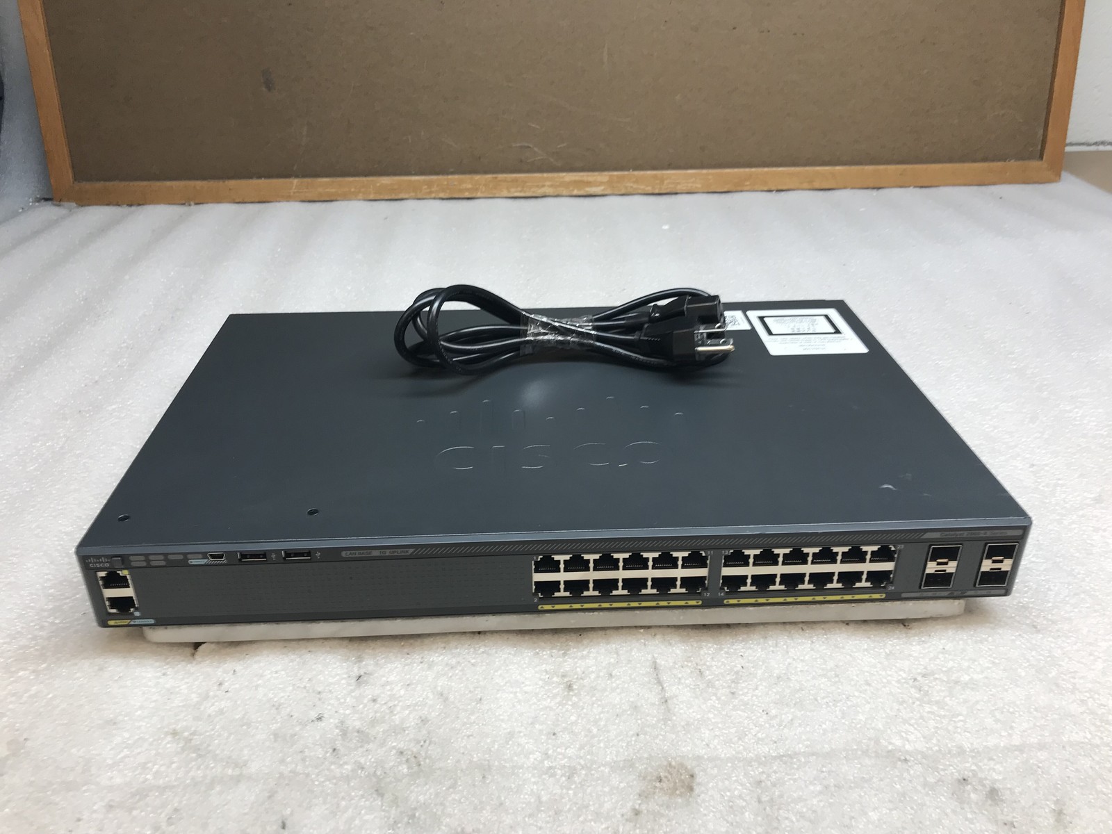 Cisco Catalyst WS-C2960X-24TS-L 24-Port Gigabit Switch 4x SFP w/ Cord