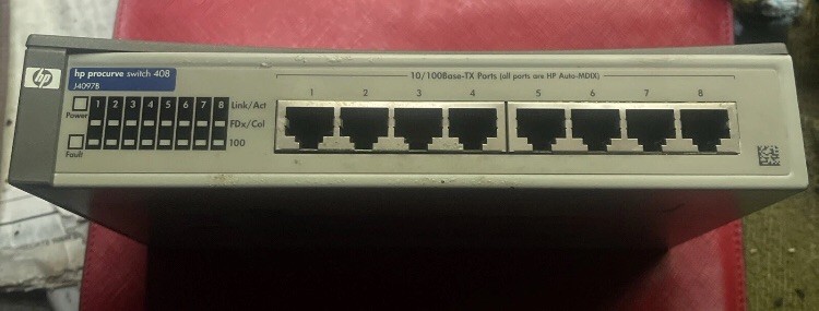 HP Pro Curve Switch 408 8-Port Ethernet Router 10/100 J4097B w/ adapter