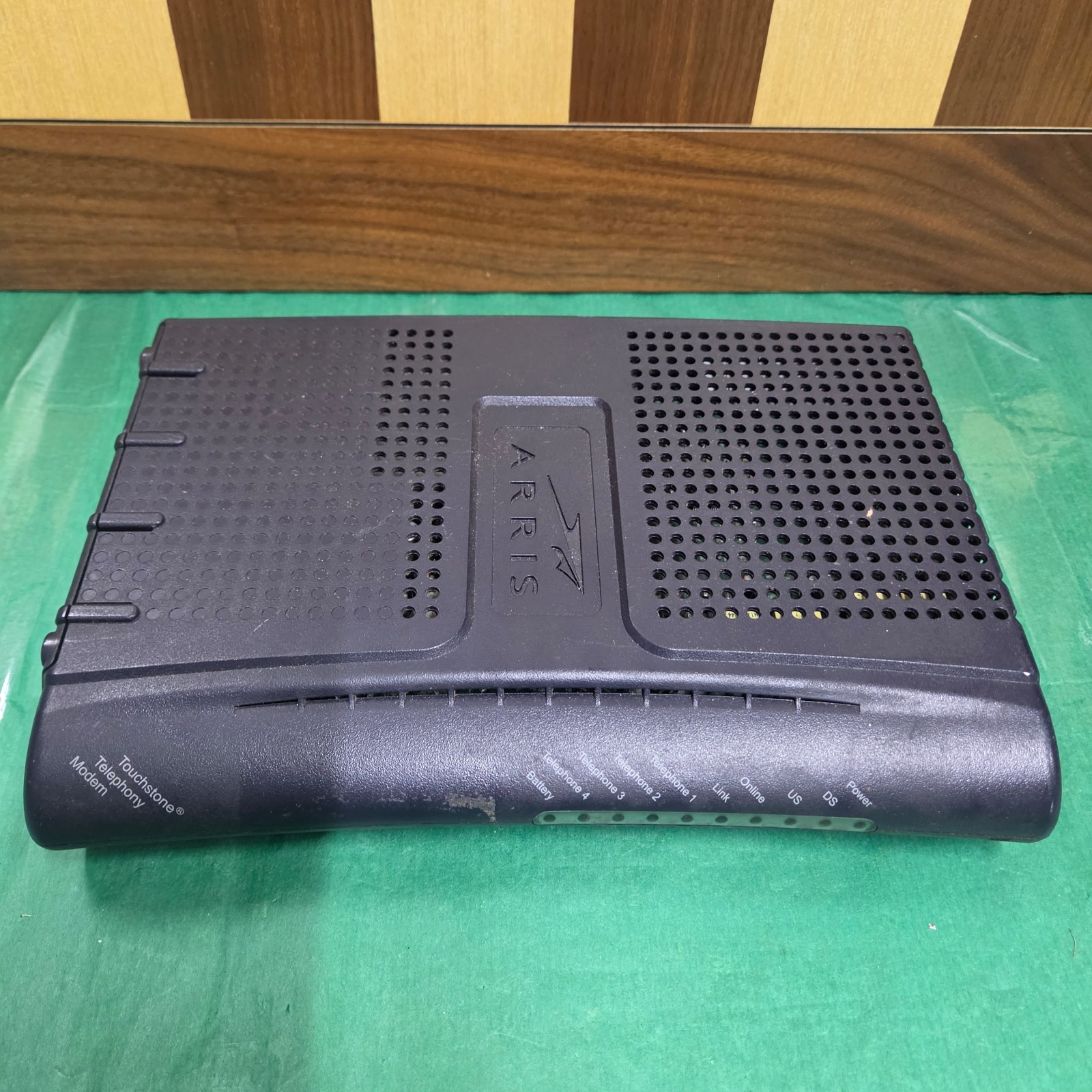 ARRIS TM604G TOUCHSTONE DOCSIS 2.0 TELEPHONY CABLE MODEM VOIP INTERNET DEVICE