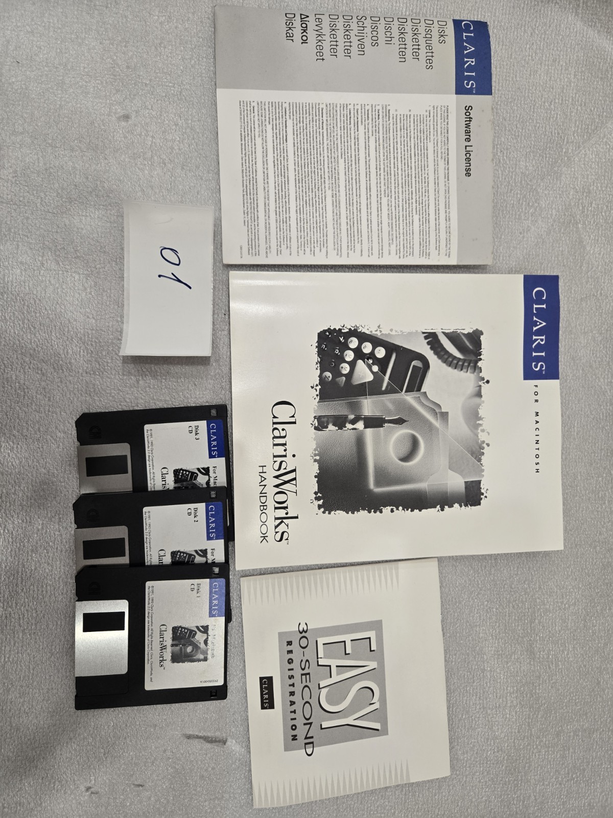 Claris Works 2.0 1993 for Macintosh - Handbook + 3.5 Diskettes 